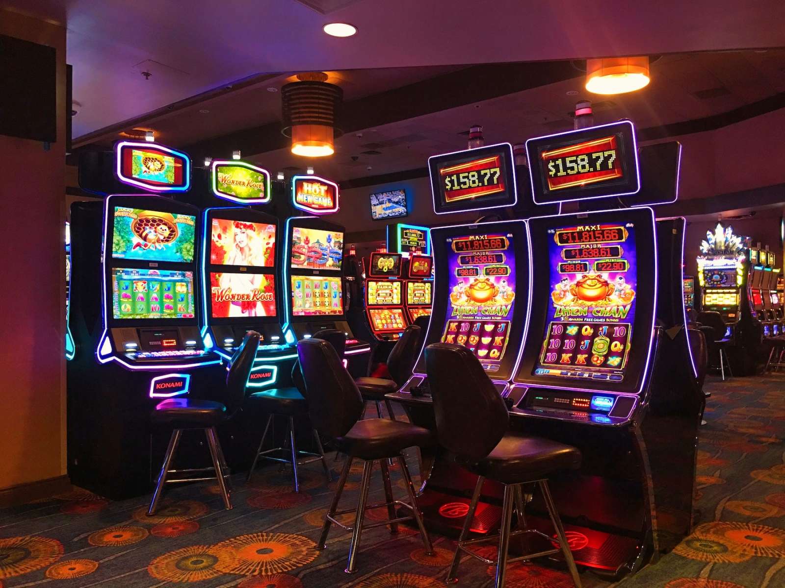 Why are slot games popular in casino games?